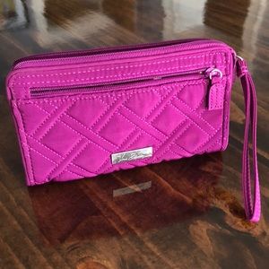 Vera Bradley wristlet - fuchsia